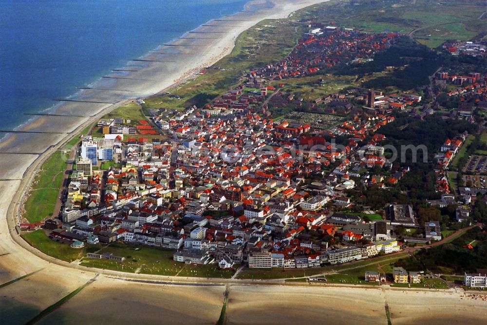 Aerial photograph Norderney - View of the North Sea health resort Norderney on the second largest East Frisian Island of the same name in the state Lower Saxony. Part of the island and the surrounding mudflat is part of the national park Wadden Sea of Lower Saxony. As a bathing resort with the therapeutic spa in the city of Norderney, the island is a popular destination for tourists