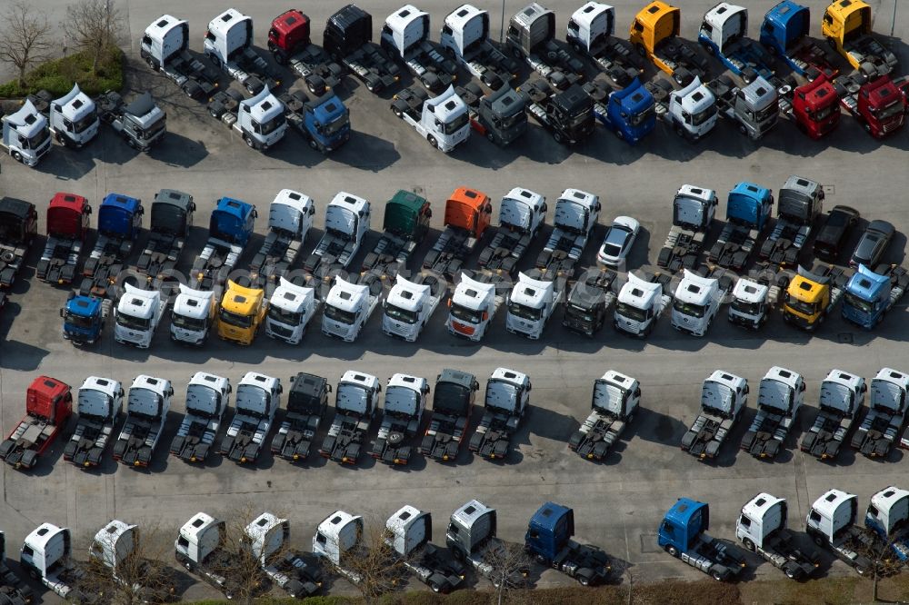 München from above - Commercial Vehicle and Special Vehicle trade on Otto-Hahn-Ring in the district Ramersdorf-Perlach in Munich in the state Bavaria, Germany