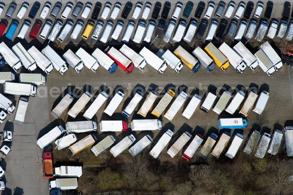 Aerial photograph München - Commercial Vehicle and Special Vehicle trade on Otto-Hahn-Ring in the district Ramersdorf-Perlach in Munich in the state Bavaria, Germany