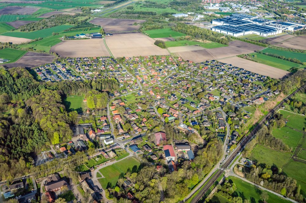 Aerial photograph Agathenburg - Town View of the streets and houses of the residential areas in Agathenburg in the state Lower Saxony, Germany