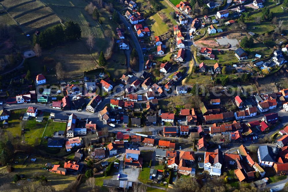 Aerial photograph Albrechts - Town View of the streets and houses of the residential areas on street Kirchberg in Albrechts in the state Thuringia, Germany