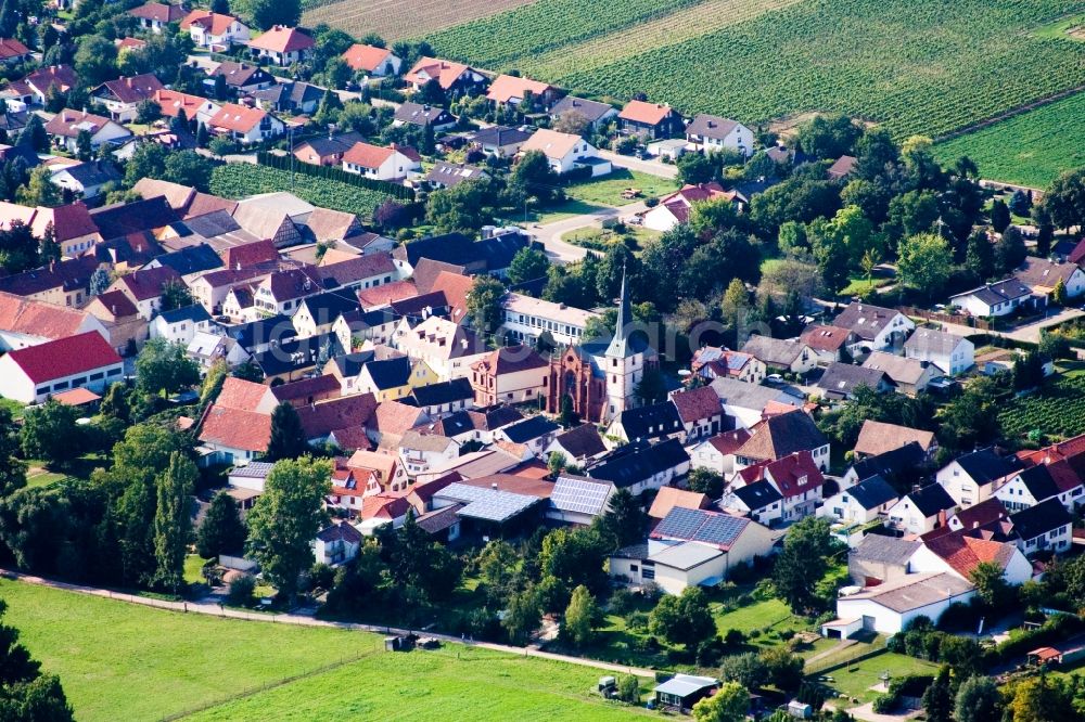 Altdorf from the bird's eye view: Town View of the streets and houses of the residential areas in Altdorf in the state Rhineland-Palatinate