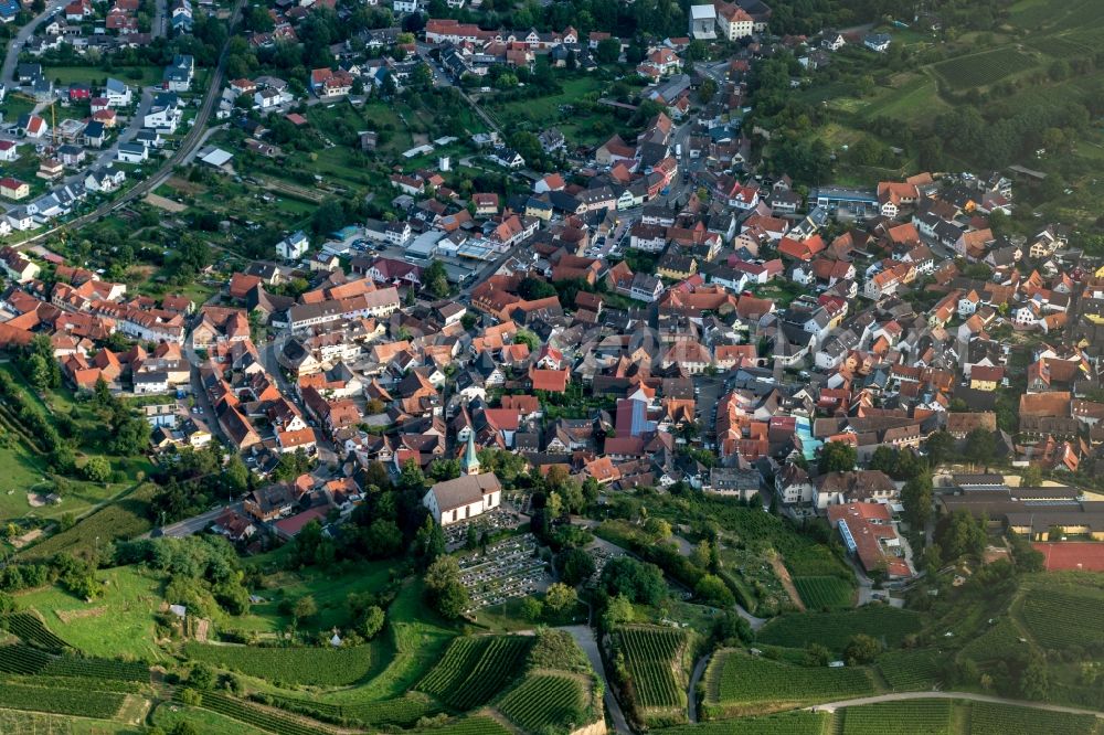 Aerial image Bahlingen am Kaiserstuhl - Town View of the streets and houses of the residential areas in Bahlingen am Kaiserstuhl in the state Baden-Wuerttemberg, Germany