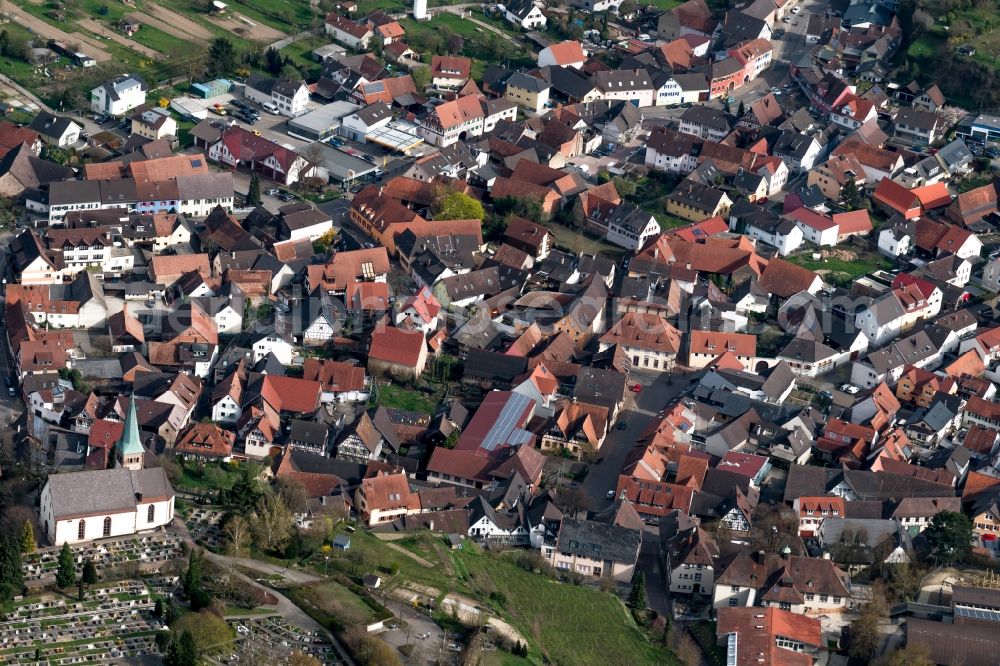 Bahlingen am Kaiserstuhl from the bird's eye view: Town View of the streets and houses of the residential areas in Bahlingen am Kaiserstuhl in the state Baden-Wuerttemberg, Germany