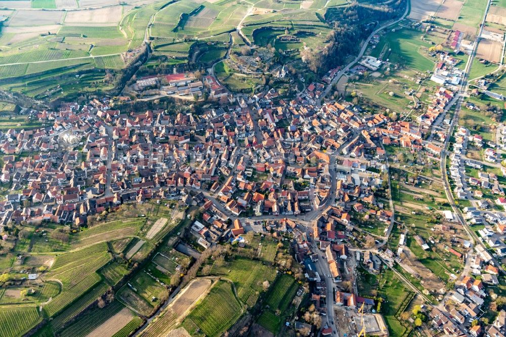 Aerial image Bahlingen am Kaiserstuhl - Town View of the streets and houses of the residential areas in Bahlingen am Kaiserstuhl in the state Baden-Wurttemberg, Germany