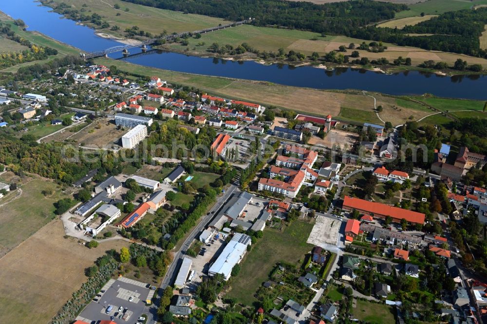 Aerial photograph Barby (Elbe) - Town View of the streets and houses of the residential areas in Barby (Elbe) in the state Saxony-Anhalt, Germany