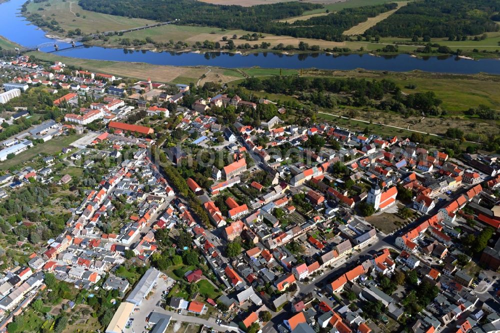 Barby (Elbe) from the bird's eye view: Town View of the streets and houses of the residential areas in Barby (Elbe) in the state Saxony-Anhalt, Germany