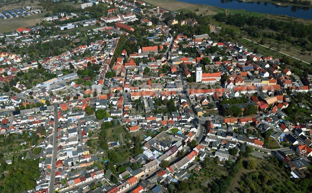 Aerial photograph Barby (Elbe) - Town View of the streets and houses of the residential areas in Barby (Elbe) in the state Saxony-Anhalt, Germany