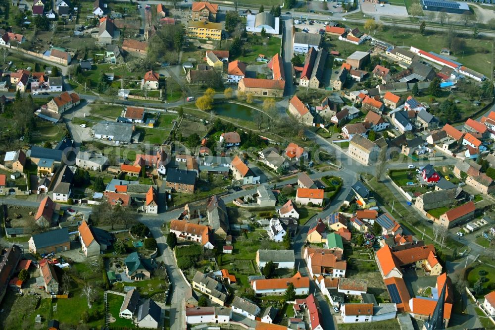 Aerial image Barnstädt - Town View of the streets and houses of the residential areas in Barnstaedt in the state Saxony-Anhalt, Germany