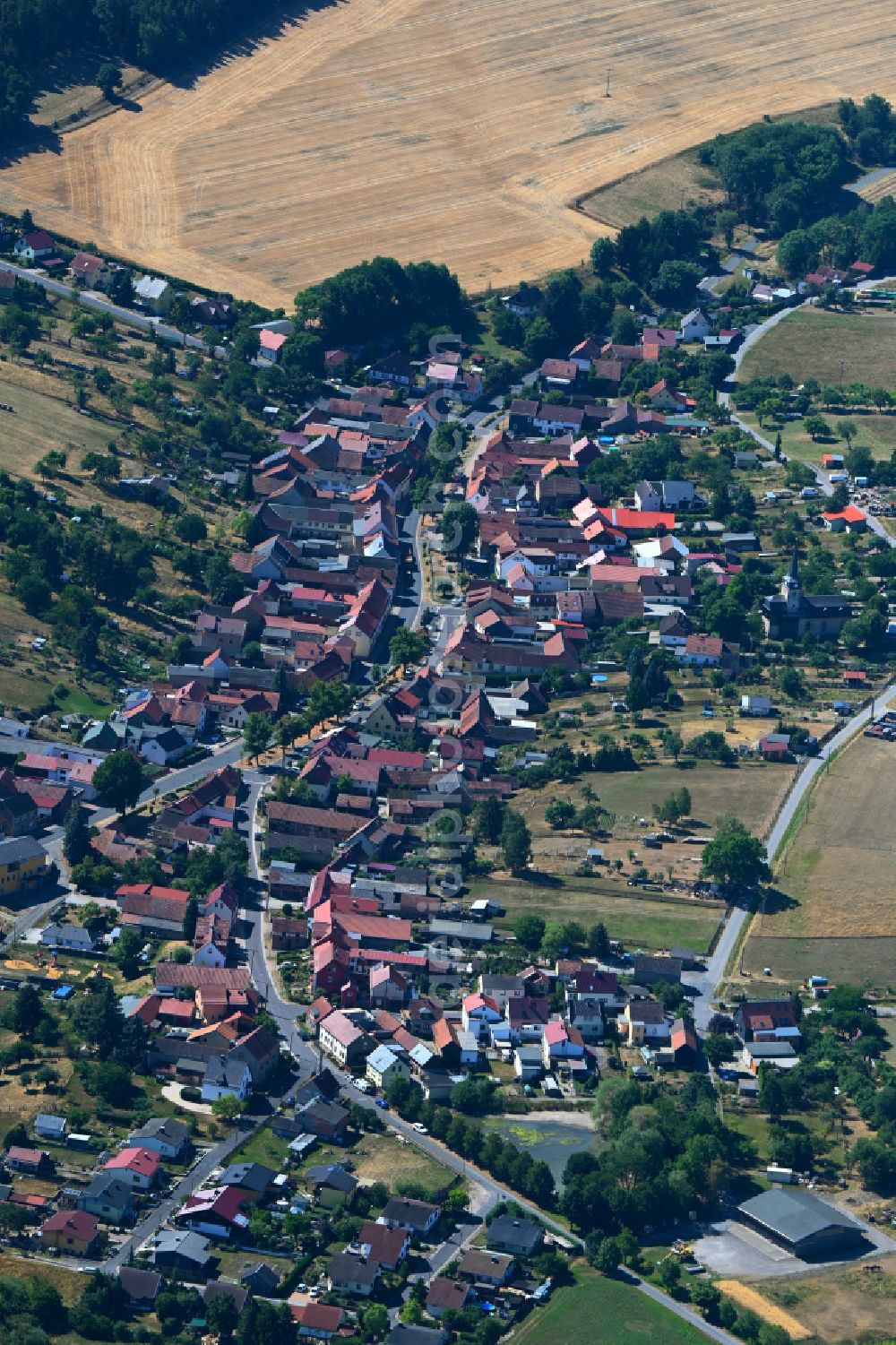 Ilmenau from the bird's eye view: Town View of the streets and houses of the residential areas in Buecheloh in the state Thuringia, Germany