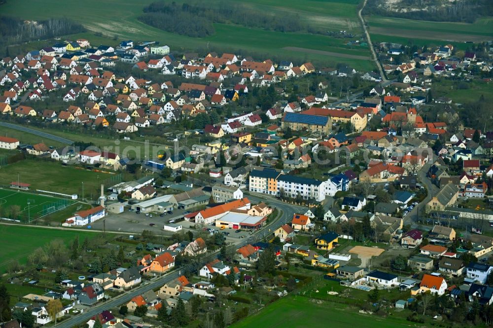 Aerial photograph Bennstedt - Town View of the streets and houses of the residential areas in Bennstedt in the state Saxony-Anhalt, Germany