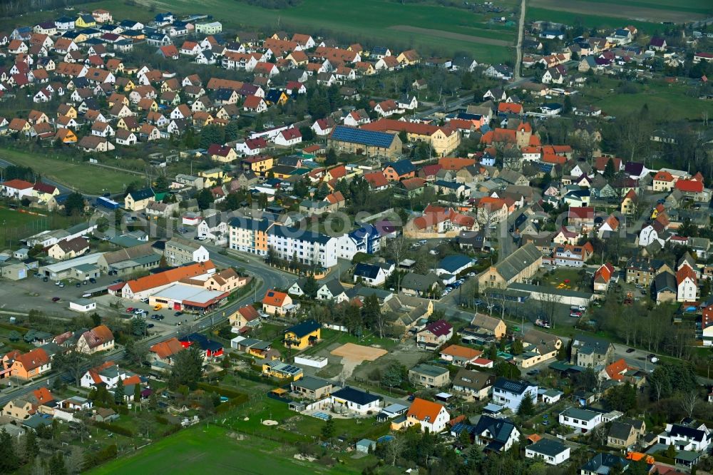 Bennstedt from above - Town View of the streets and houses of the residential areas in Bennstedt in the state Saxony-Anhalt, Germany