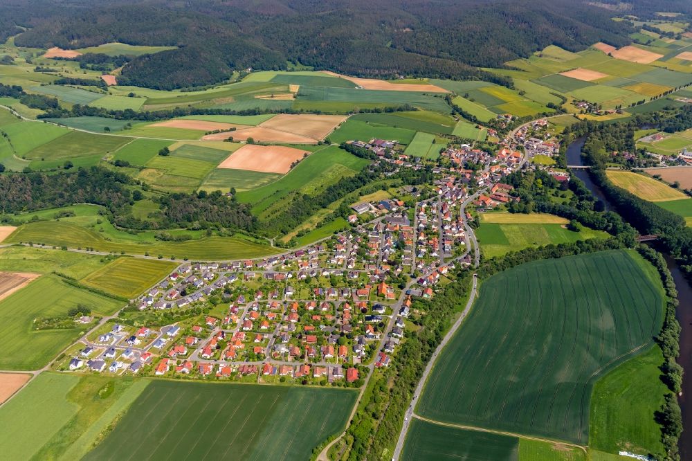Bergheim from the bird's eye view: Town View of the streets and houses of the residential areas in Bergheim in the state Hesse, Germany