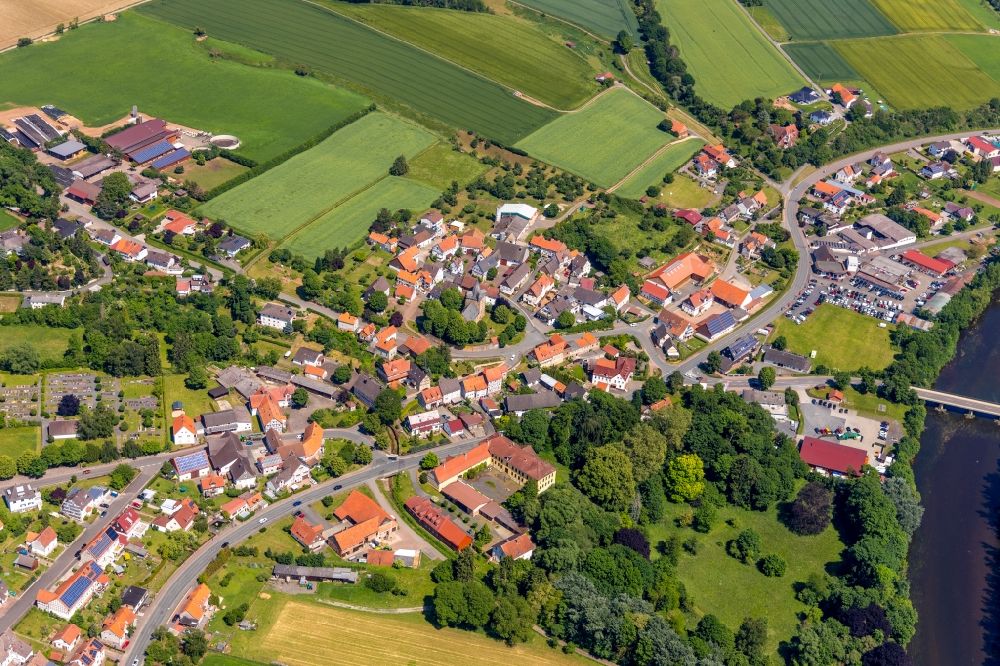 Aerial photograph Bergheim - Town View of the streets and houses of the residential areas in Bergheim in the state Hesse, Germany