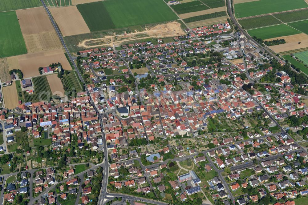 Aerial photograph Bergtheim - Town View of the streets and houses of the residential areas in Bergtheim in the state Bavaria, Germany