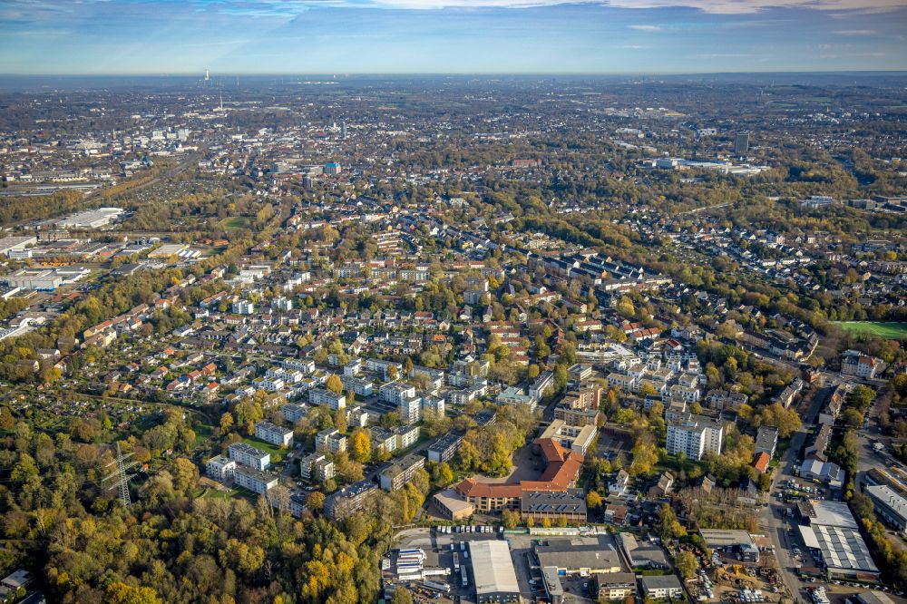 Bochum from the bird's eye view: Town View of the streets and houses of the residential areas in the district Weitmar in Bochum at Ruhrgebiet in the state North Rhine-Westphalia, Germany