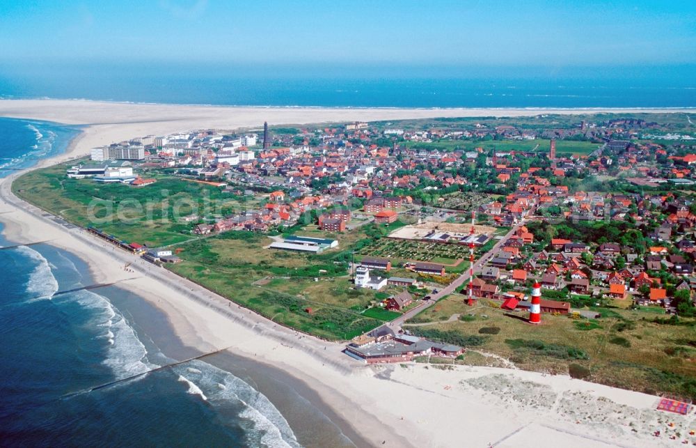 Borkum from the bird's eye view: Town View of the streets and houses of the residential areas in Borkum in the state Lower Saxony
