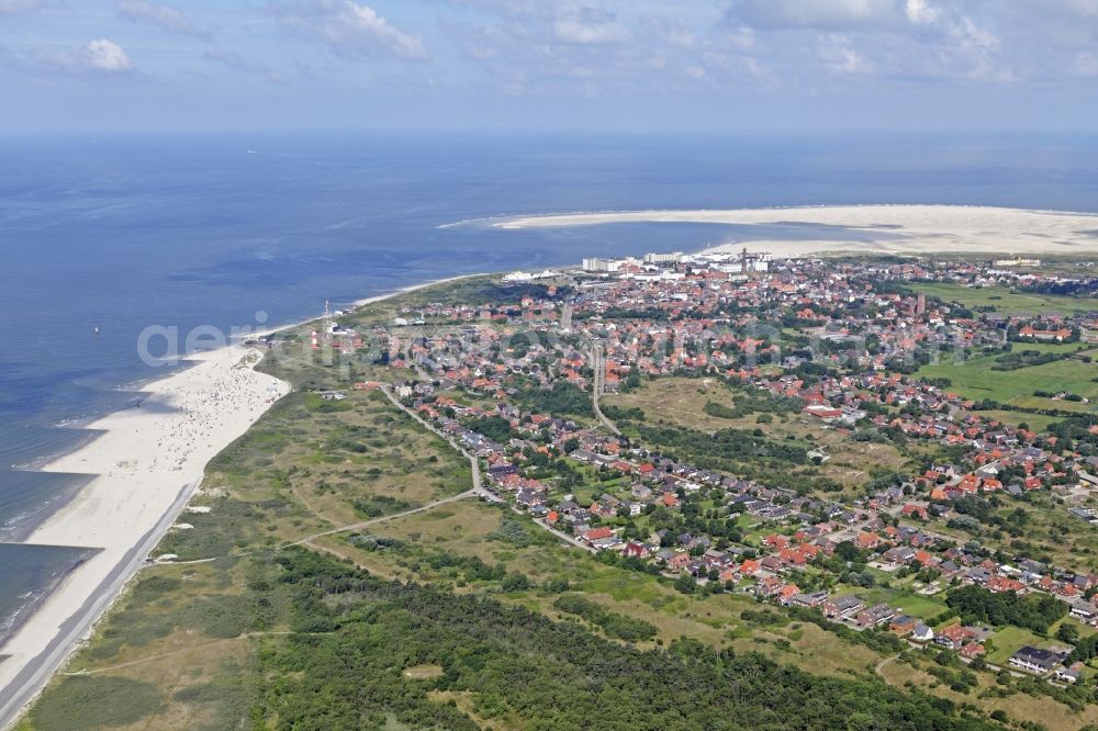 Aerial photograph Borkum - Town View of the streets and houses of the residential areas in Borkum in the state Lower Saxony