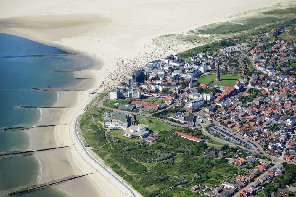 Aerial image Borkum - Town View of the streets and houses of the residential areas in Borkum in the state Lower Saxony