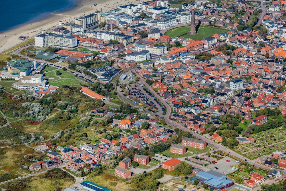 Borkum from the bird's eye view: City view of the streets and houses hotels, pensions in Borkum in the state Lower Saxony, Germany