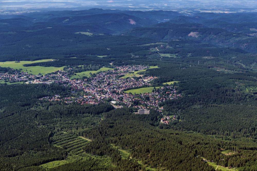 Braunlage from the bird's eye view: Town View of the streets and houses of the residential areas in Braunlage in the state Lower Saxony, Germany