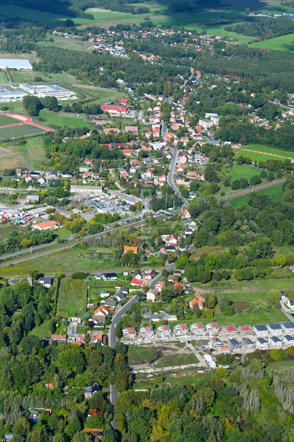 Dabendorf from the bird's eye view: Town View of the streets and houses of the residential areas in Dabendorf in the state Brandenburg, Germany