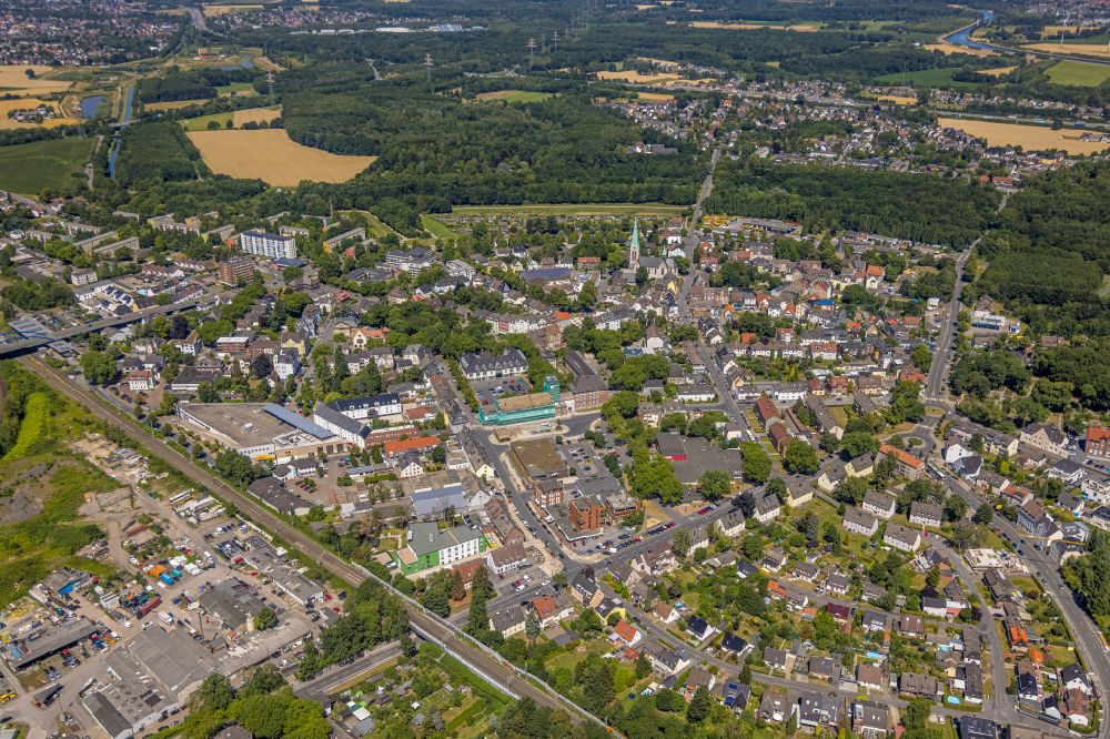 Dortmund from above - Town View of the streets and houses of the residential areas in the district Mengede-Mitte in Dortmund at Ruhrgebiet in the state North Rhine-Westphalia, Germany