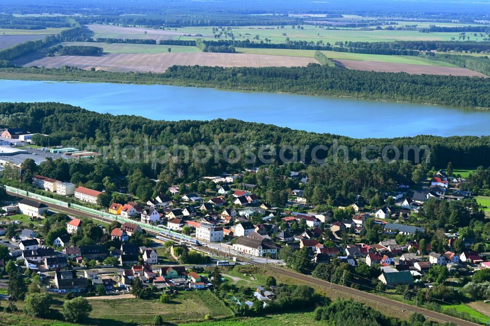 Aerial image Grüneberg - Town view with Dreetzsee in Grueneberg in the Lowenberger Land in the state Brandenburg, Germany