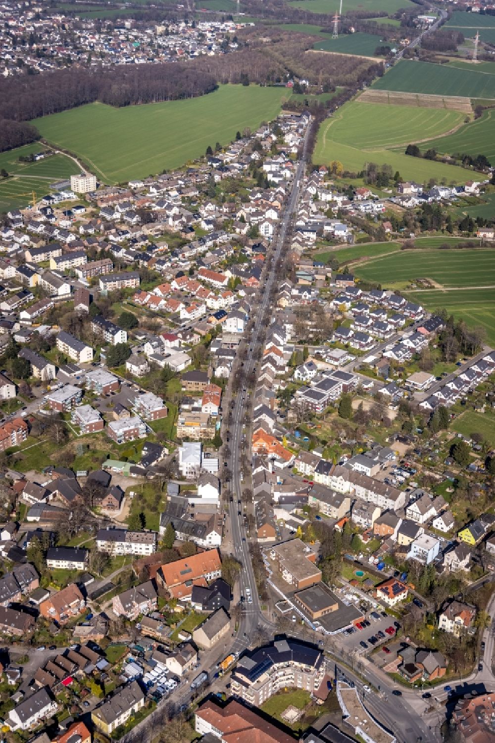 Stockum from the bird's eye view: Town View of the streets and houses of the residential areas along the Hoerder road in Stockum at Ruhrgebiet in the state North Rhine-Westphalia, Germany