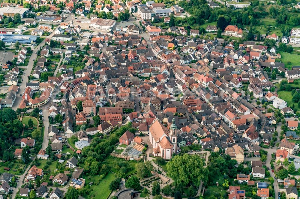 Aerial photograph Ettenheim - Town View of the streets and houses of the residential areas in Ettenheim in the state Baden-Wuerttemberg, Germany