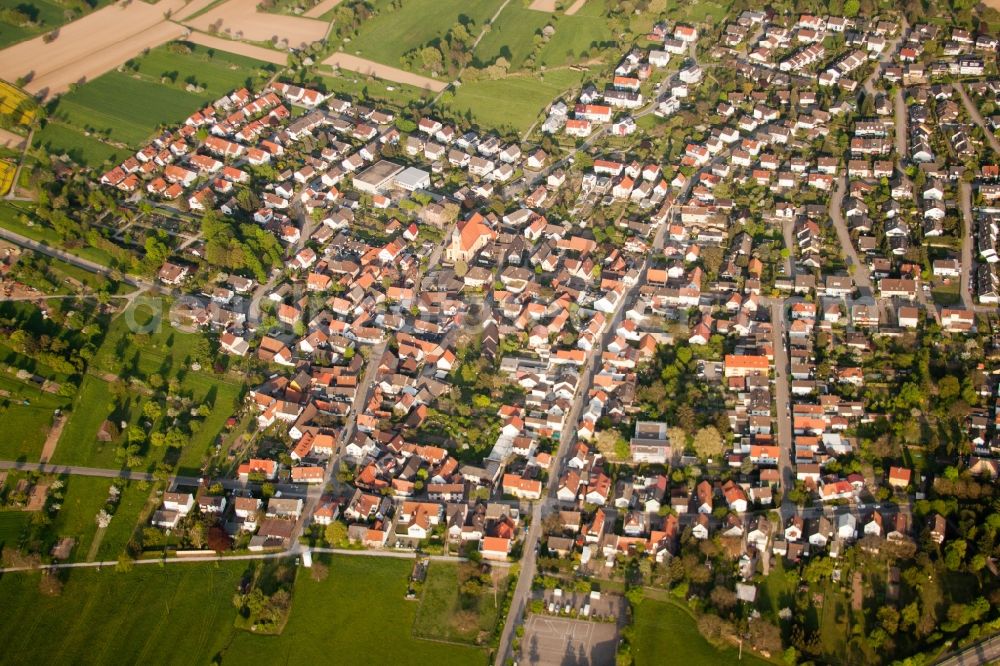 Ettlingen from the bird's eye view: Town View of the streets and houses of the residential areas in Ettlingen in the state Baden-Wuerttemberg