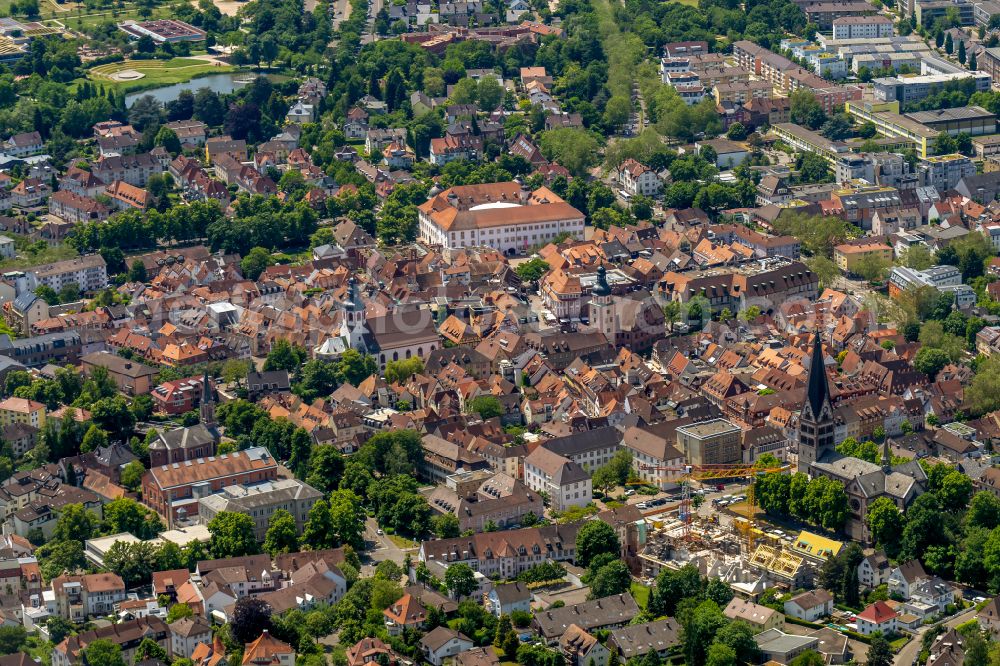 Ettlingen from the bird's eye view: Town View of the streets and houses of the residential areas in Ettlingen in the state Baden-Wuerttemberg, Germany