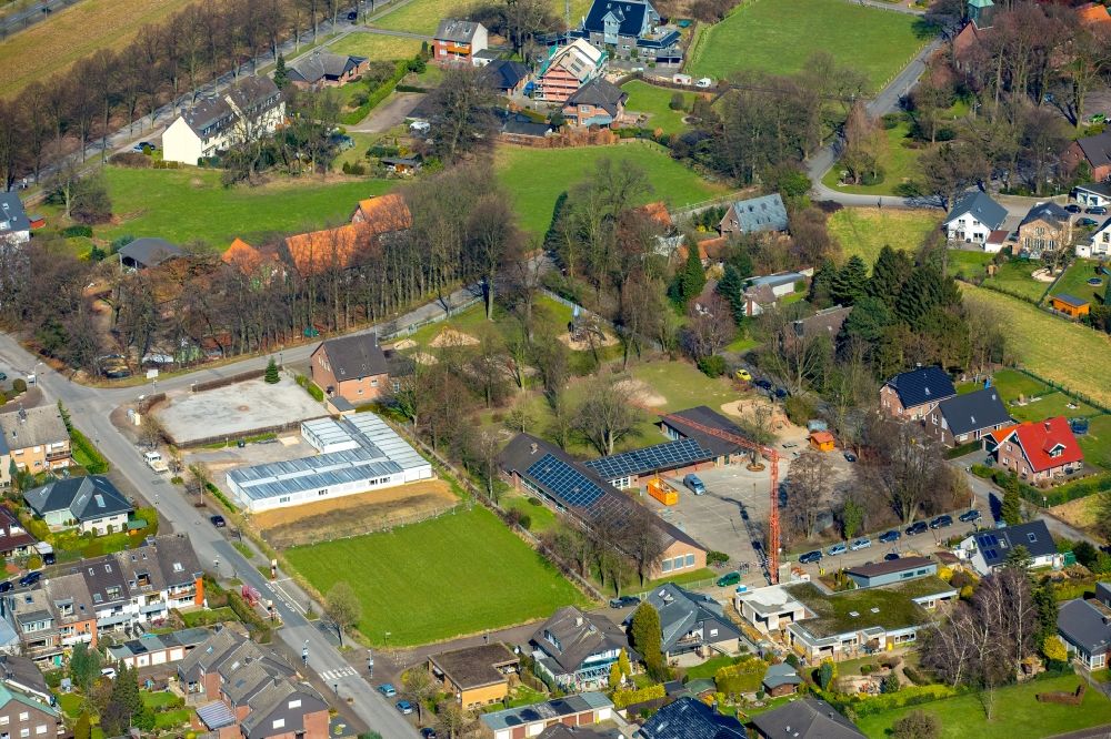 Aerial image Bottrop - View of Feldhausen with the Marienschule school building in the state of North Rhine-Westphalia