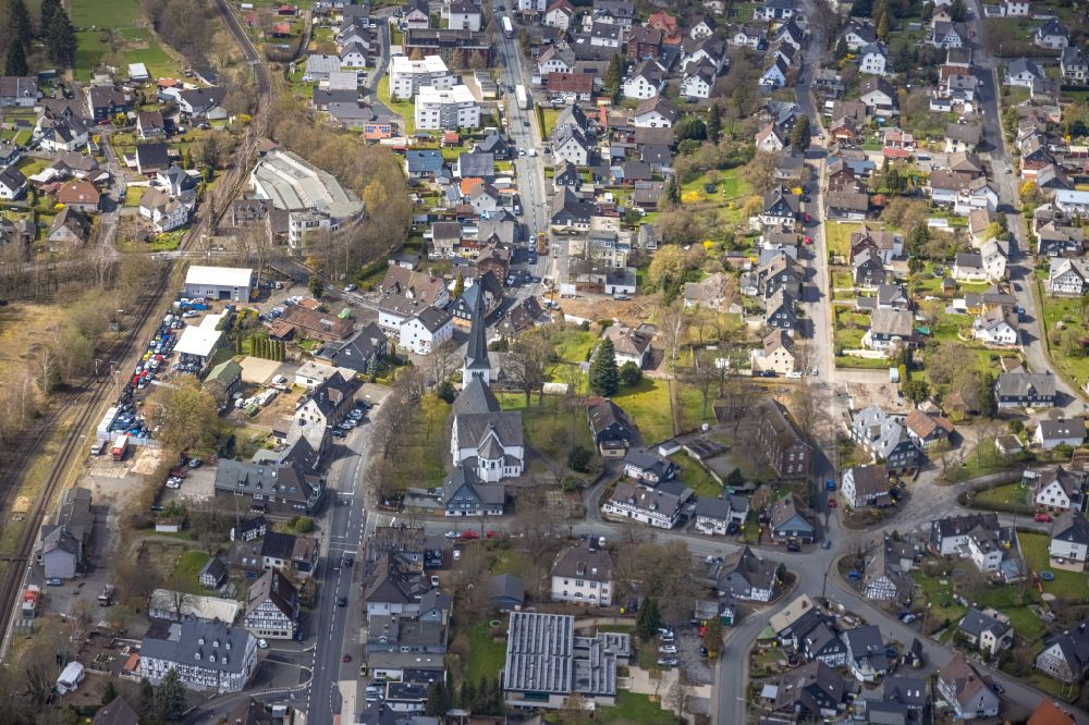 Ferndorf from the bird's eye view: Town View of the streets and houses of the residential areas along the federal street 508 in Ferndorf in the state North Rhine-Westphalia, Germany