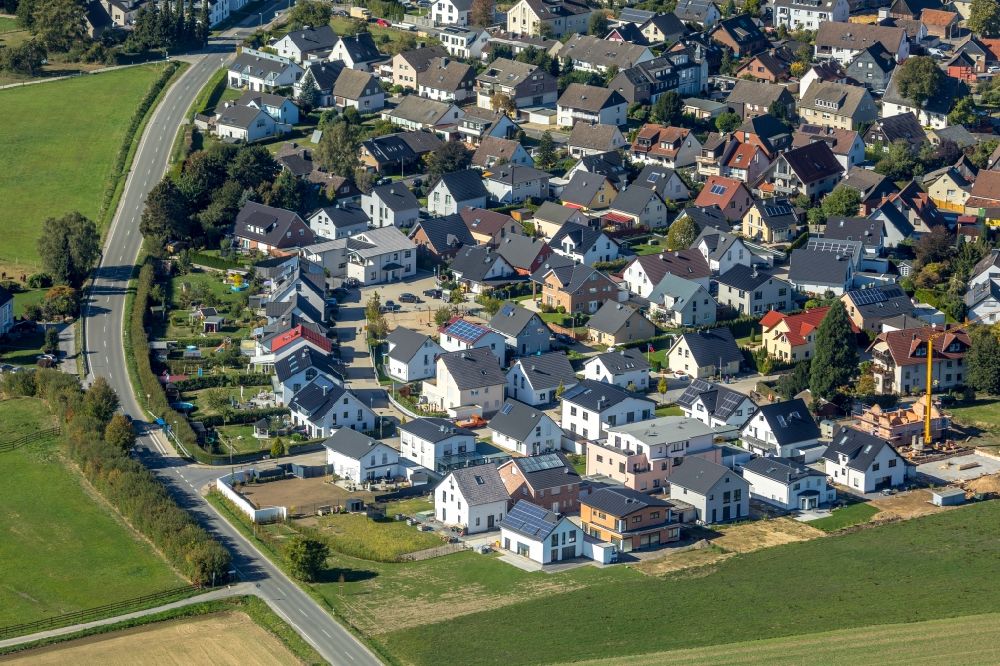 Aerial photograph Garenfeld - Town View of the streets and houses of the residential areas in Garenfeld in the state North Rhine-Westphalia, Germany