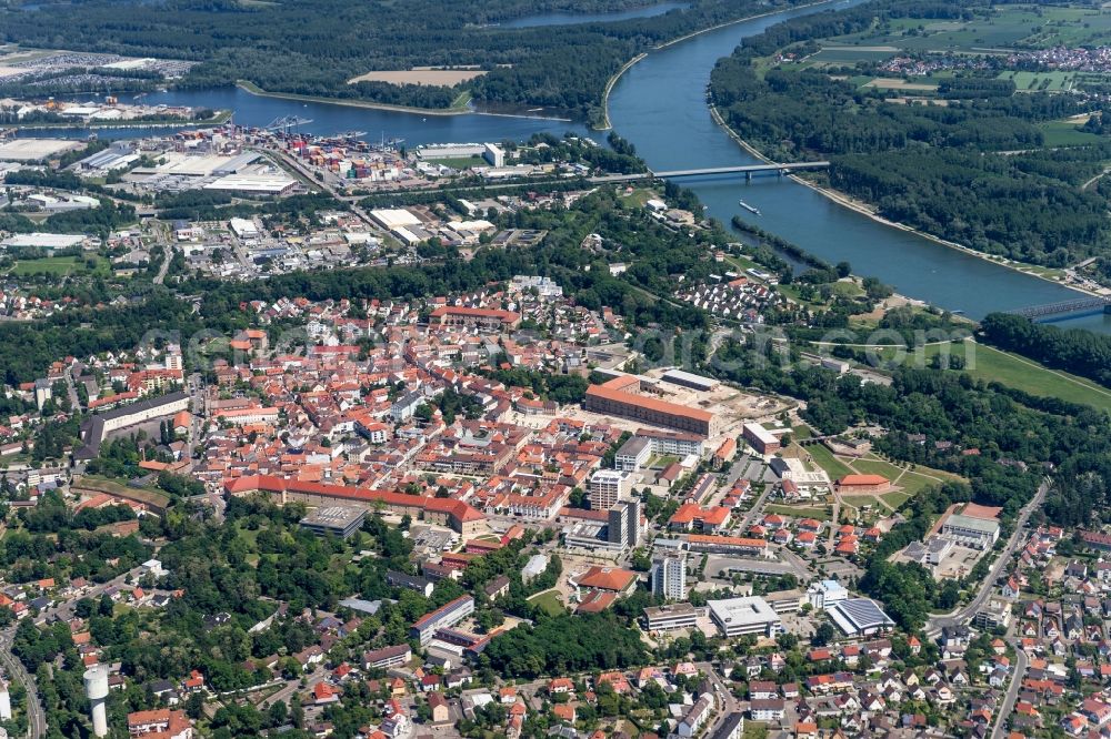 Aerial image Germersheim - Town View of the streets and houses of the residential areas in Germersheim in the state Rhineland-Palatinate, Germany