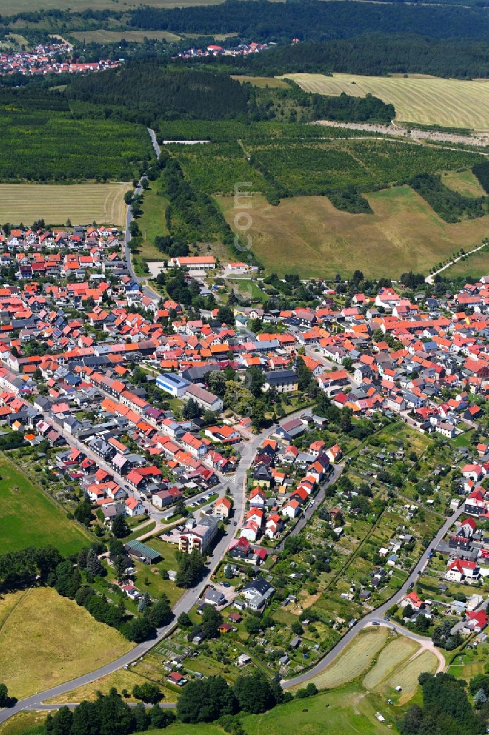 Aerial photograph Geschwenda - Town View of the streets and houses of the residential areas in Geschwenda in the state Thuringia, Germany
