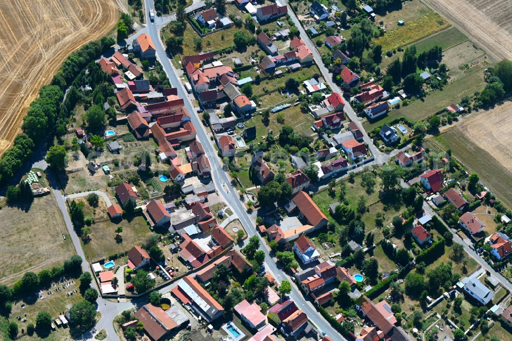 Aerial photograph Gutendorf - Town View of the streets and houses of the residential areas on street Gutendorfer Strasse in Gutendorf in the state Thuringia, Germany