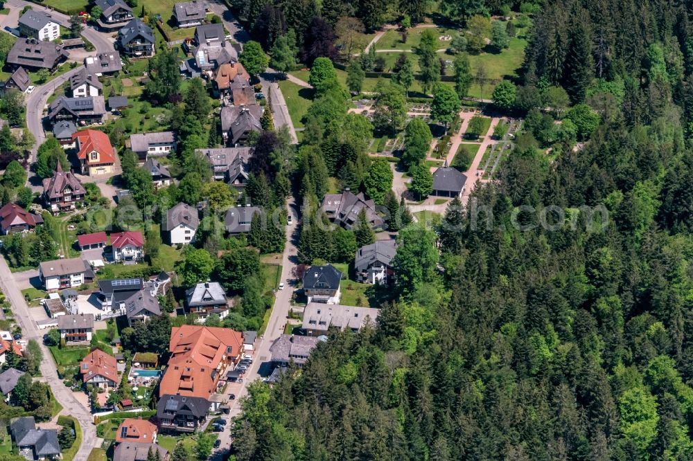 Aerial image Hinterzarten - Town View of the streets and houses of the residential areas in Hinterzarten in the state Baden-Wurttemberg, Germany