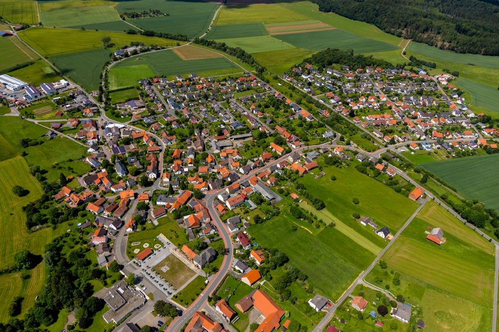 Höringhausen from above - Town View of the streets and houses of the residential areas in Hoeringhausen in the state Hesse, Germany