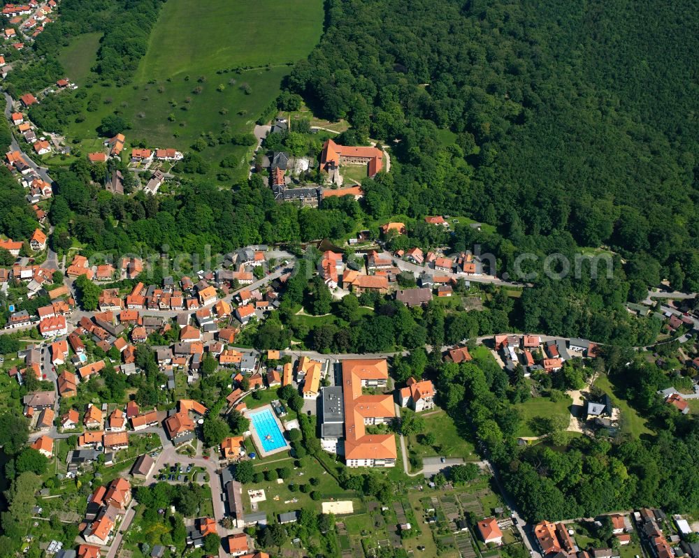 Aerial photograph Ilsenburg (Harz) - Town View of the streets and houses of the residential areas in Ilsenburg (Harz) in the Harz in the state Saxony-Anhalt, Germany