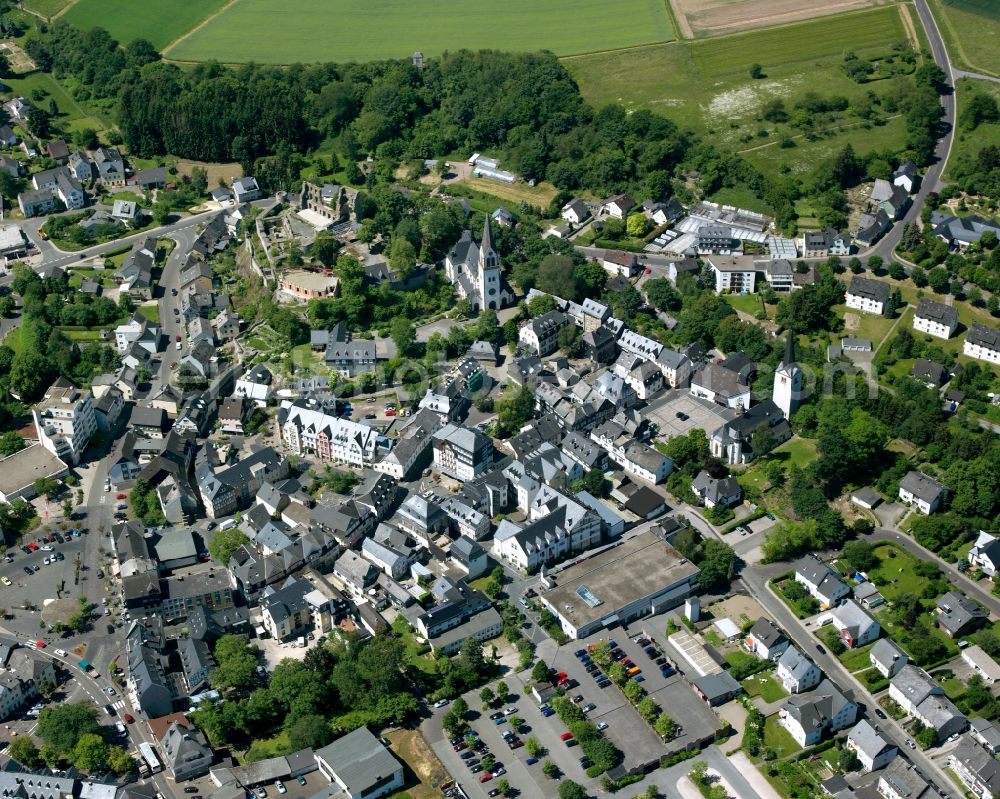 Kastellaun from the bird's eye view: Town View of the streets and houses of the residential areas in Kastellaun in the state Rhineland-Palatinate, Germany