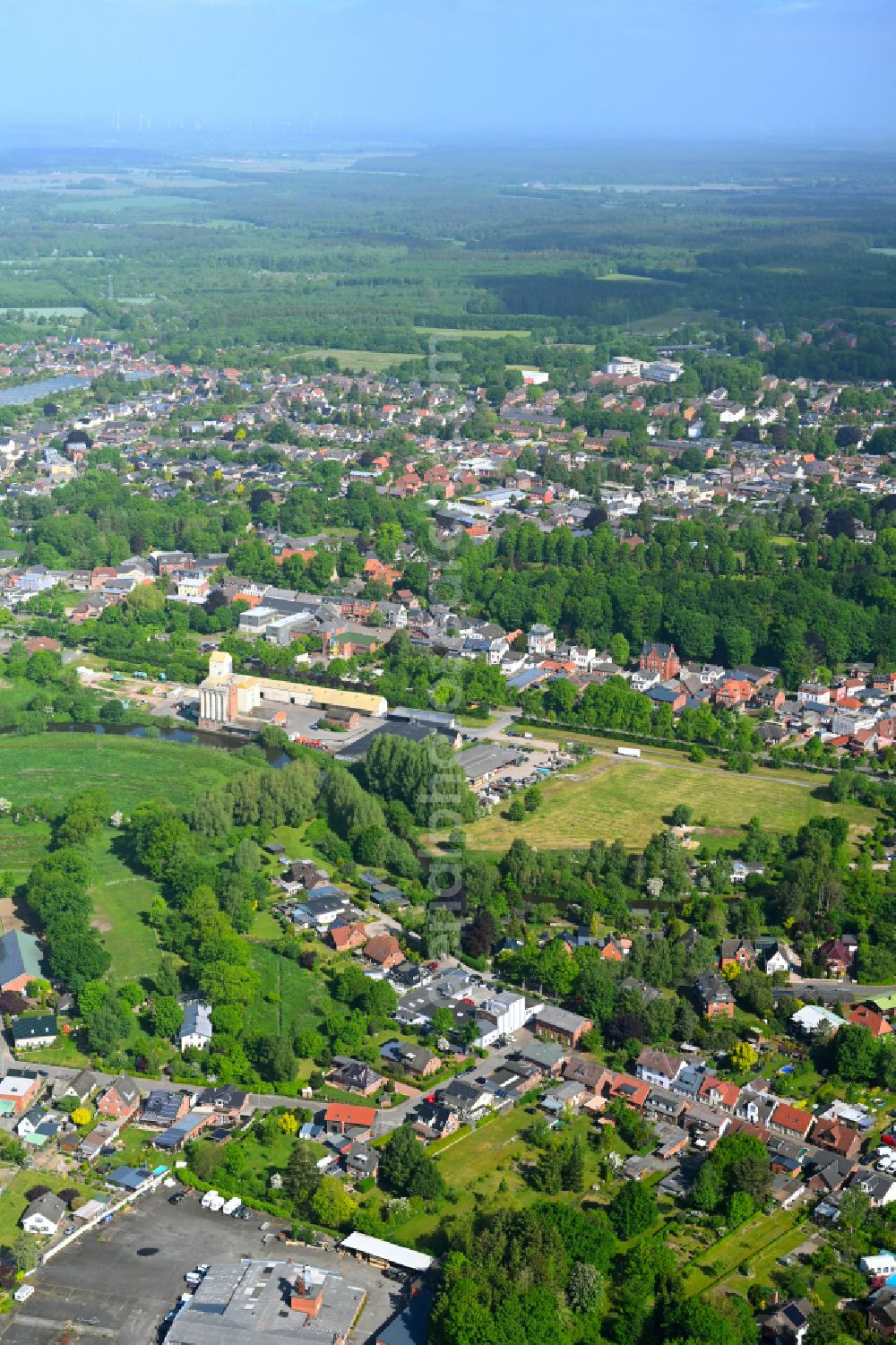 Aerial photograph Kellinghusen - Town View of the streets and houses of the residential areas in Kellinghusen in the state Schleswig-Holstein, Germany