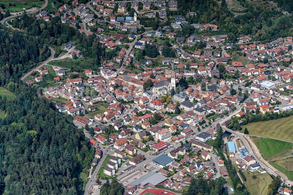 Schönau im Schwarzwald from above - Town View of the streets and houses of the residential areas in Schoenau im Schwarzwald in the state Baden-Wurttemberg, Germany
