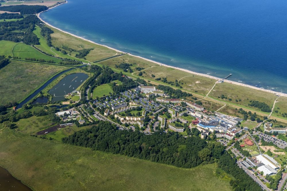 Aerial photograph Wangels - View and coast of the seaside resort Weissenhaeuser Strand on the coast of the Baltic Sea in the state of Schleswig-Holstein