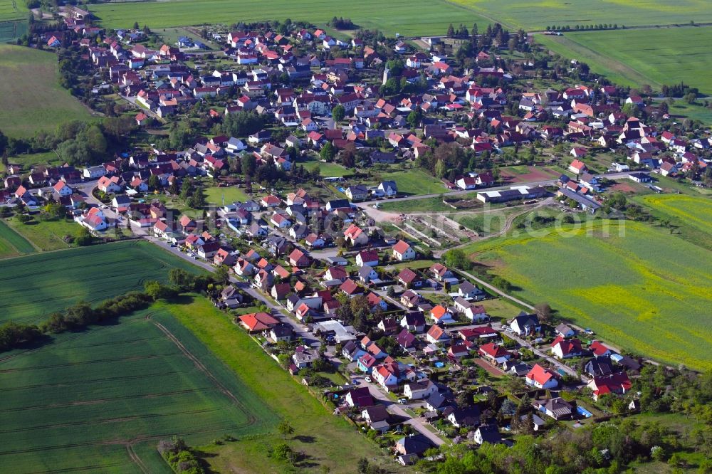 Lengefeld from the bird's eye view: Town View of the streets and houses of the residential areas in Lengefeld in the state Saxony-Anhalt, Germany