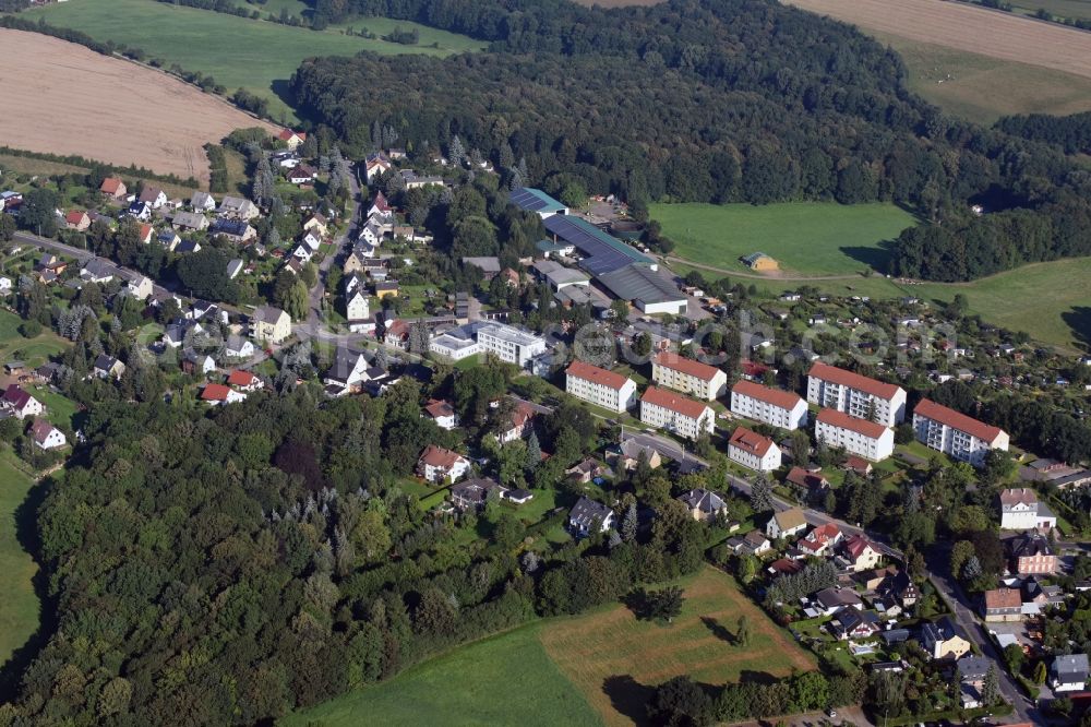 Lichtenwalde from the bird's eye view: Town View of the streets and houses of the residential areas along the August-Bebel-Strasse in Lichtenwalde in the state Saxony