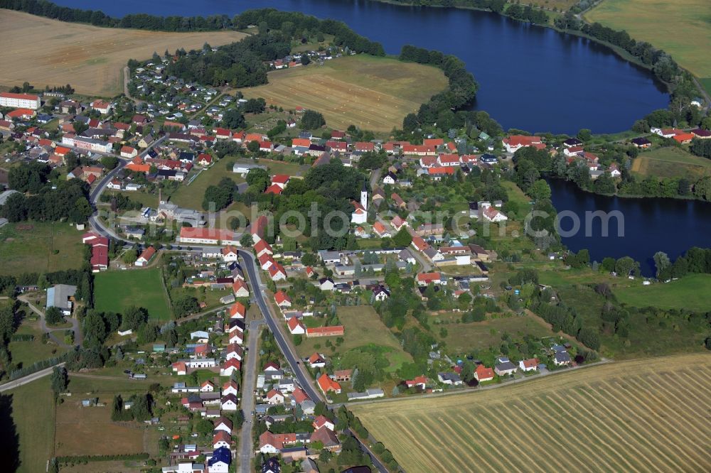 Liebenwalde from the bird's eye view: Town View of the streets and houses of the residential areas in Liebenwalde in the state Brandenburg. Also shown the lakes Wutzsee and Kuhpanzsee