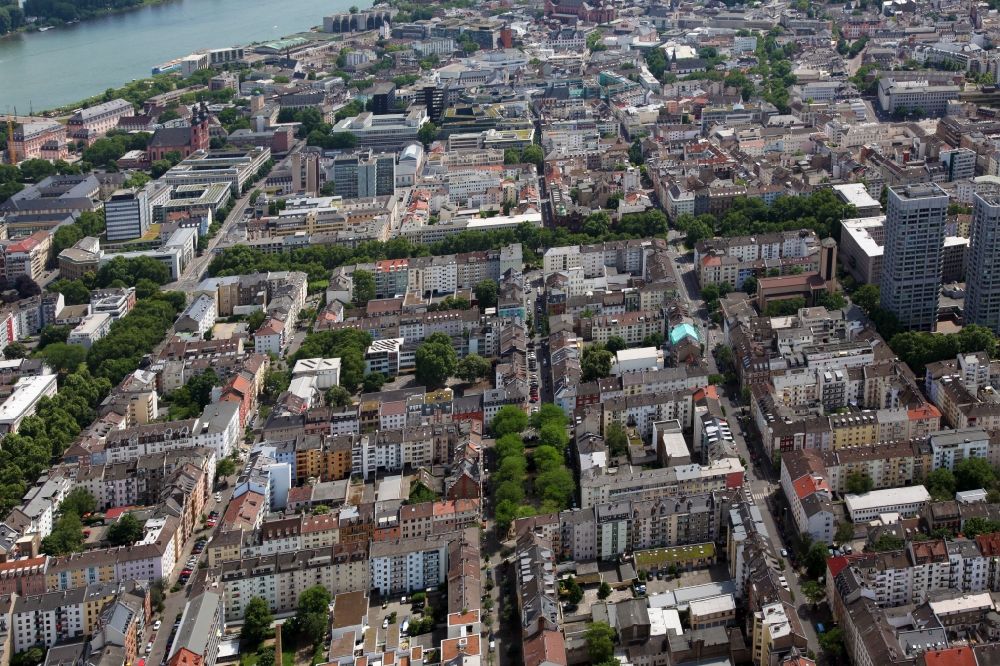 Mainz from above - Local view of Mainz Neustadt with the Kaiserstrasse in Rhineland-Palatinate