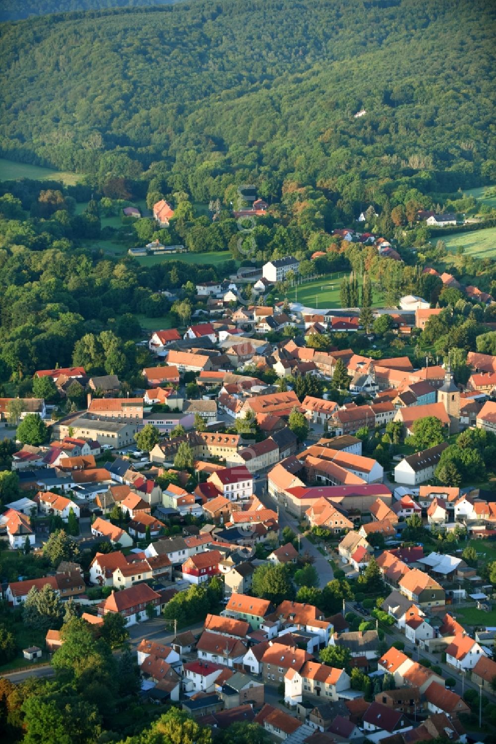 Aerial photograph Meisdorf - Town View of the streets and houses of the residential areas in Meisdorf in the state Saxony-Anhalt, Germany